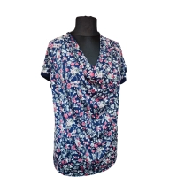 Bluzka z lejącym dekoltem typu woda - drobniutkie malinowe kwiatki